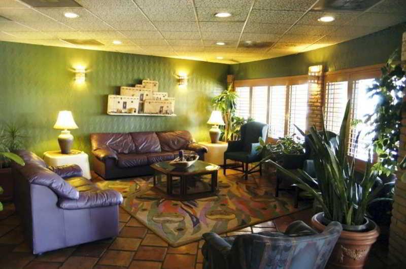 Stevens Inn A Howard Johnson By Wyndham Carlsbad Interior photo