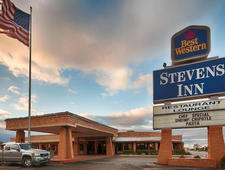 Stevens Inn A Howard Johnson By Wyndham Carlsbad Exterior photo