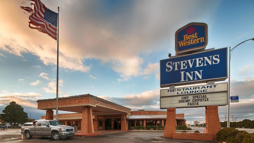 Stevens Inn A Howard Johnson By Wyndham Carlsbad Exterior photo